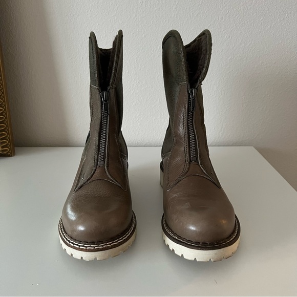 Pajar Winter Boots - Picture 2 of 10